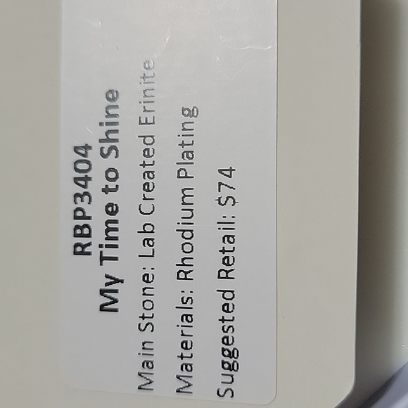 Bomb Party Necklace - Picture 2 of 2